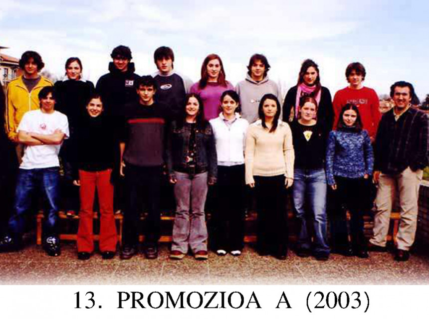 19Batxilergoko_13_promozioa_zientziak_2003.jpg
